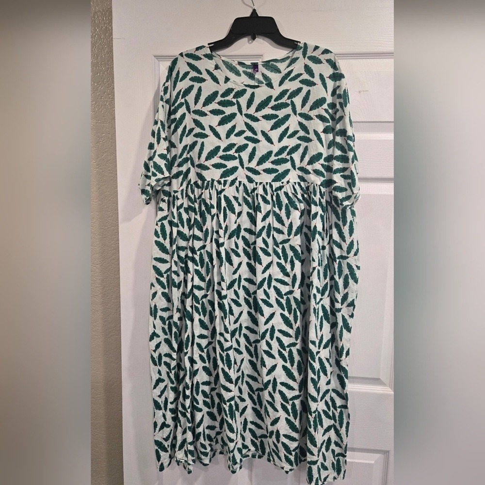 Moomoo Style Green and White Flutter Sleeve Midi Sundress
